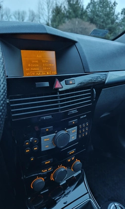 Opel Astra cena 15000 przebieg: 150000, rok produkcji 2007 z Mysłowice małe 121